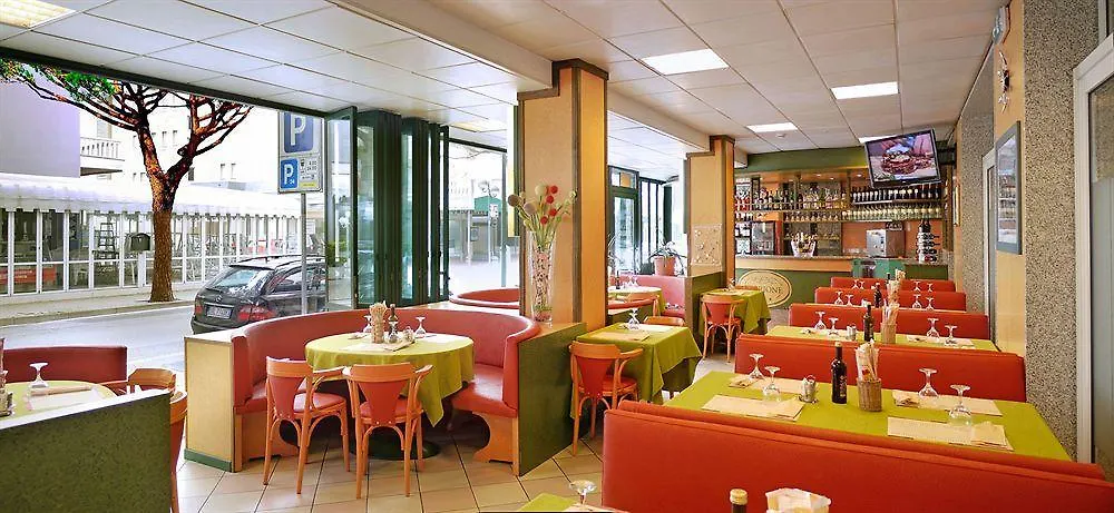 Hotel Storione Lido di Jesolo 3*,